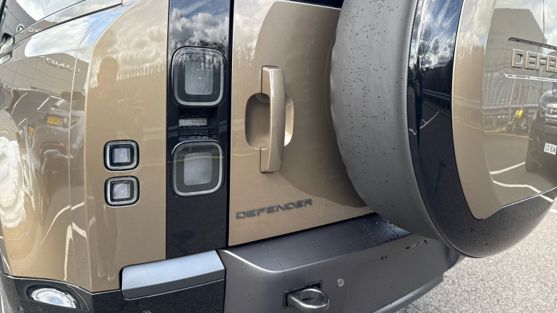 Land Rover Defender 3.0 D250 X-Dynamic SE 90 3dr Auto [6 Seat] Diesel Estate